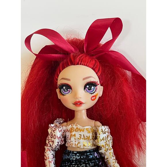 Rainbow High Cheerleader Doll MGA Articulated Red Cheer - Picture 2 of 6